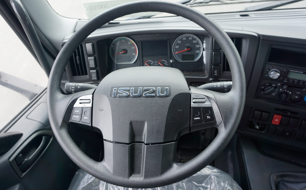 Đầu Kéo Isuzu 380 Hp 14
